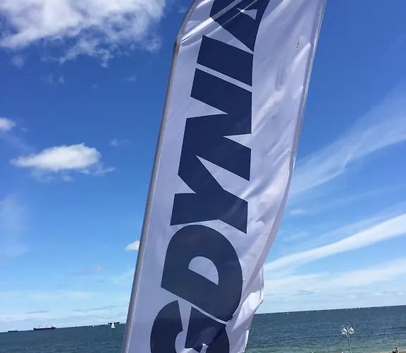 Charming Boulevard Apartment *