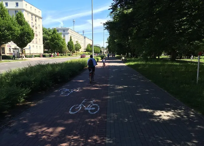 Charming Boulevard Apartment *